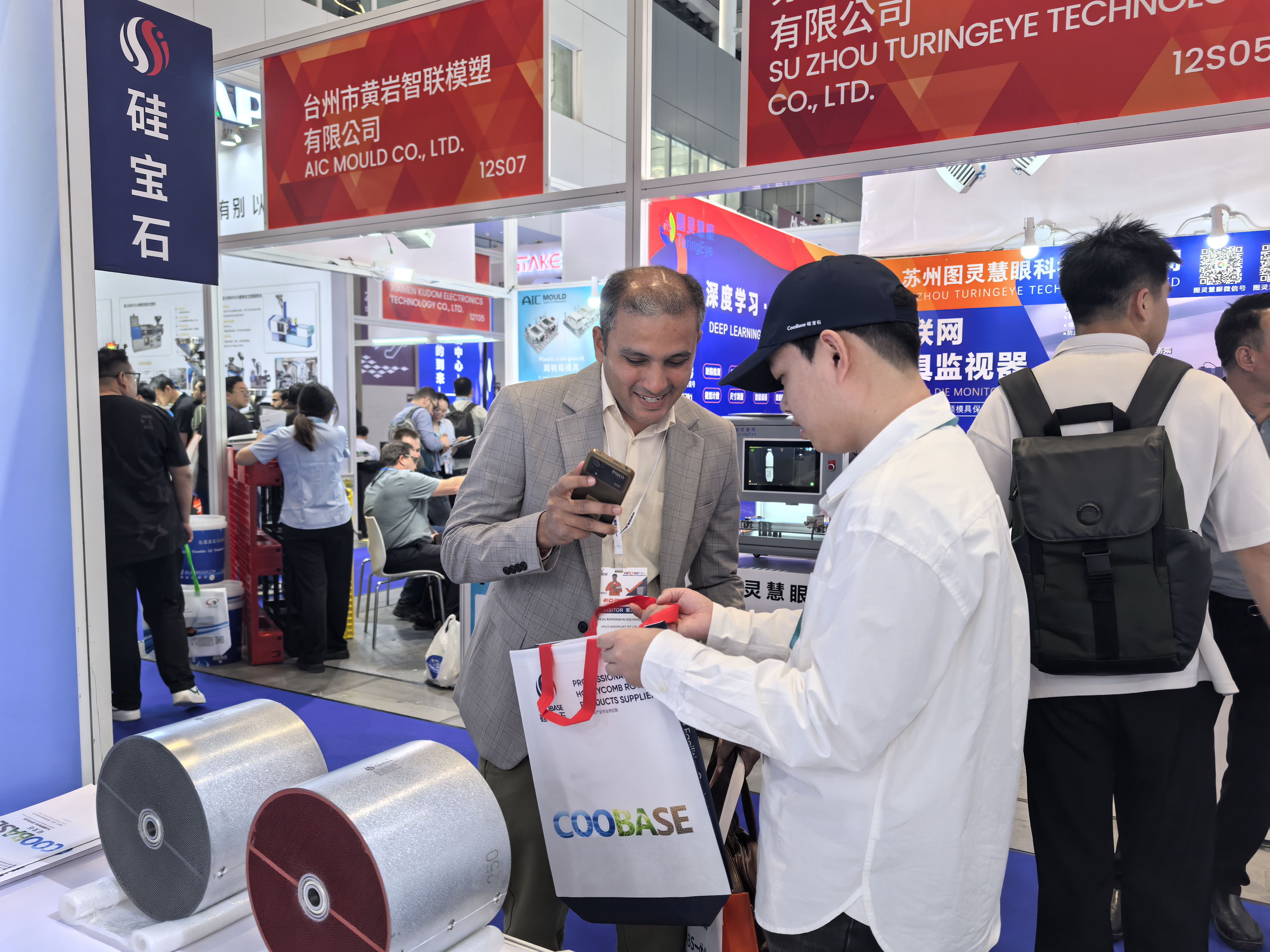 亚洲男女在线观看视频